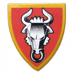 Minifigure, Shield Triangular with Dark Red and Silver & Black Adric Bull Pattern: {топло златист}