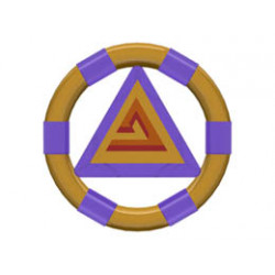 Ring with Center Triangle with Gold Bands and Triangle Pattern (Atlantis Treasure Key): {прозрачно ярко синьо-виолетов}