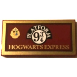 Tile 2 x 4 with Black and White 'PLATFORM 9 3/4', Hogwarts Houses Crest and 'HOGWARTS EXPRESS' on Red Background with Gold Border Pattern: {нов тъмно червен}