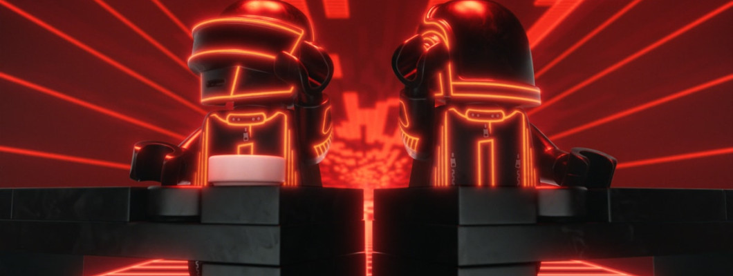 Daft Punk и LEGO®: два робота, една пирамида и история за баща и син