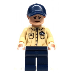 Park Worker - Female, Tan Shirt, Dark Blue Legs and Cap – ДЖУРАСИК СВЯТ