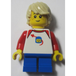 LEGOLAND Park Boy with Tan Hair, Shirt with Red Collar and Shoulders, Spaceship Orbiting Classic Space Helmet Pattern and Short Blue Legs – ПАРКОВЕ ЛЕГОЛАНД