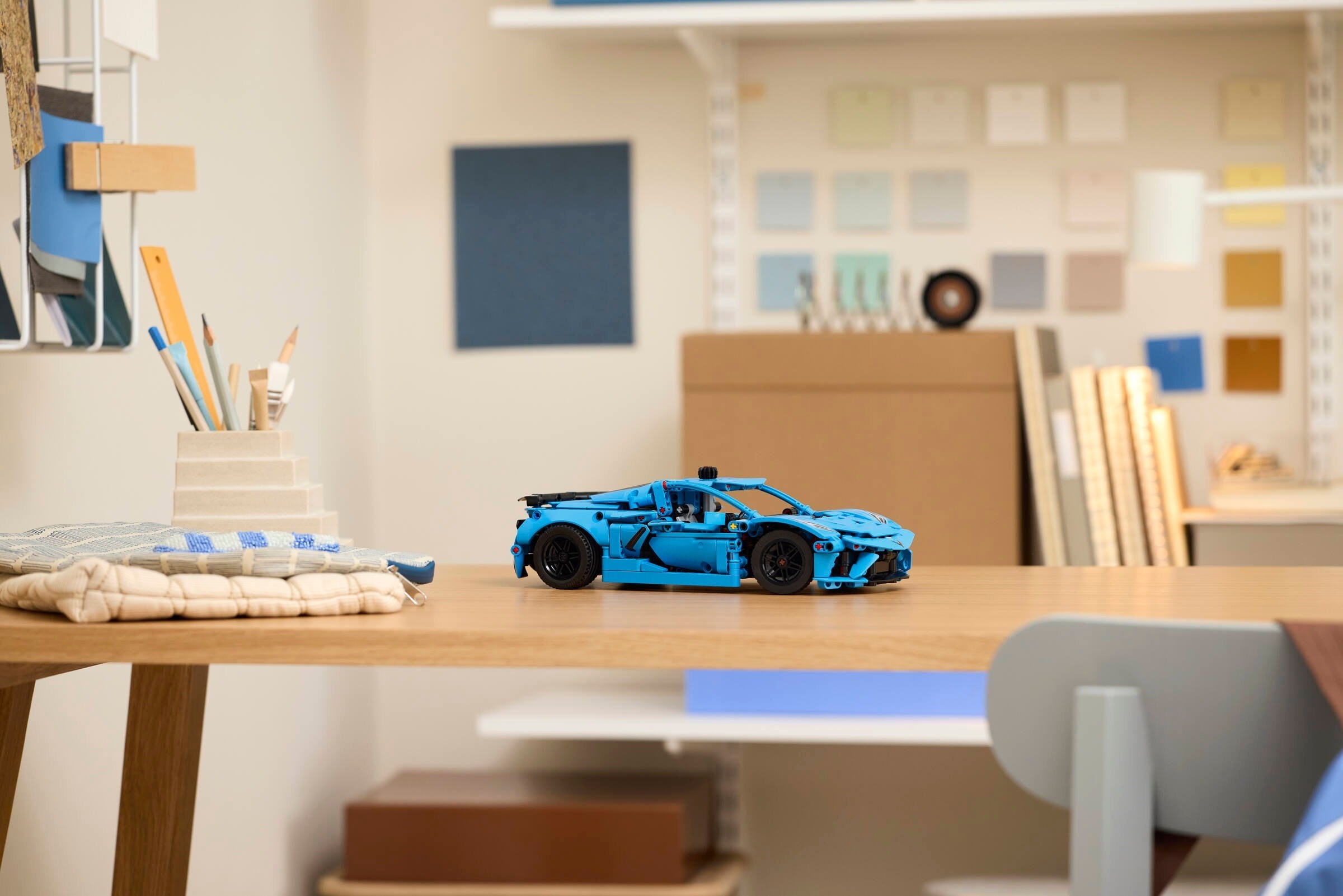 Син Chevrolet Corvette Stingray – ТЕХНИК