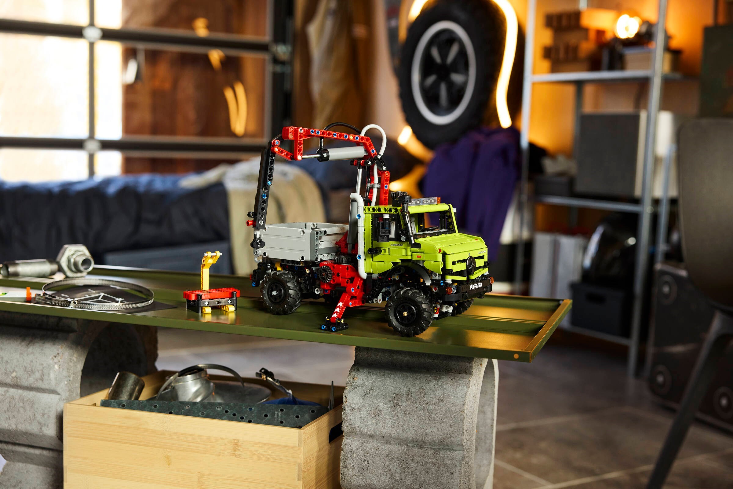 Mercedes-Benz Unimog U 5023 с кран – ТЕХНИК