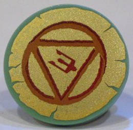 Minifigure, Shield Round Flat with Circle, Triangle and Trident on Gold Background Pattern: {пясъчно зелен}