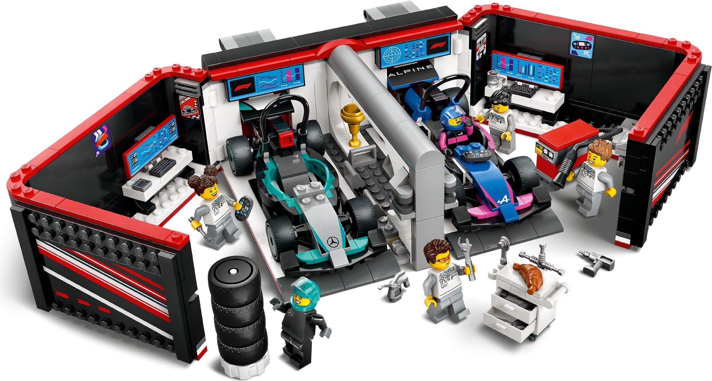 Гараж от F1® с коли Mercedes-AMG и Alpine – СИТИ