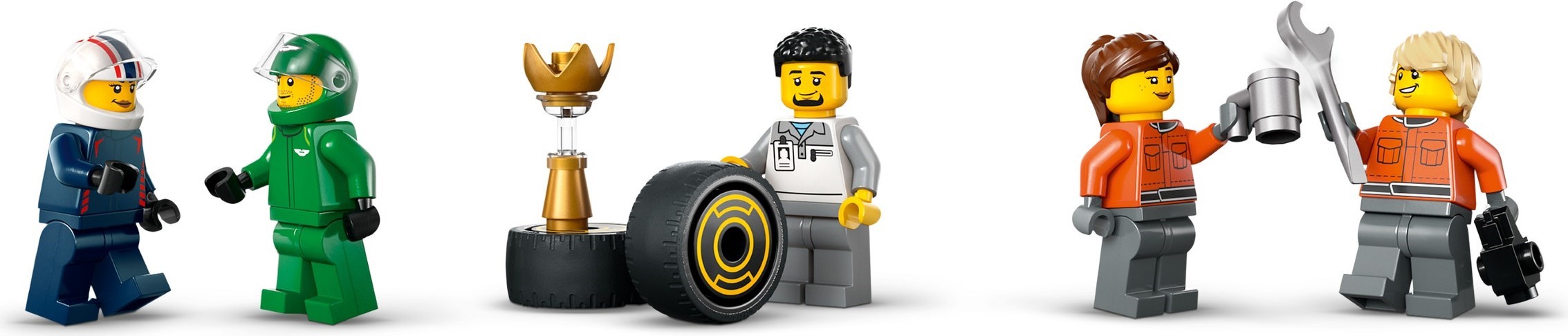 Камион от F1® с коли RB20 и AMR24 от F1® – СИТИ
