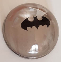 Cylinder Hemisphere 4 x 4 with Batman Logo Pattern: {прозрачно кафяв}