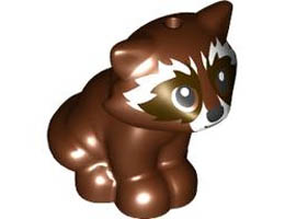 Raccoon, Friends with White Muzzle, Black Nose, Dark Brown Markings on Face Pattern: {червеникаво-кафяв}