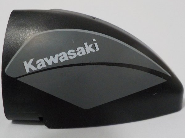 Panel Curved 5 x 3 x 2 Corner Quarter Ellipse, Left with White 'Kawasaki' on Dark Bluish Gray Background Pattern: {черен}