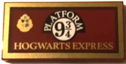 Tile 2 x 4 with Black and White 'PLATFORM 9 3/4', Hogwarts Houses Crest and 'HOGWARTS EXPRESS' on Red Background with Gold Border Pattern: {нов тъмно червен}