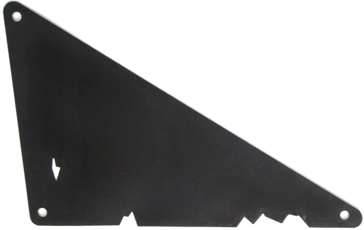 Cloth Sail Triangular 16 x 22 1/2 with Tattered Hole: {черен}