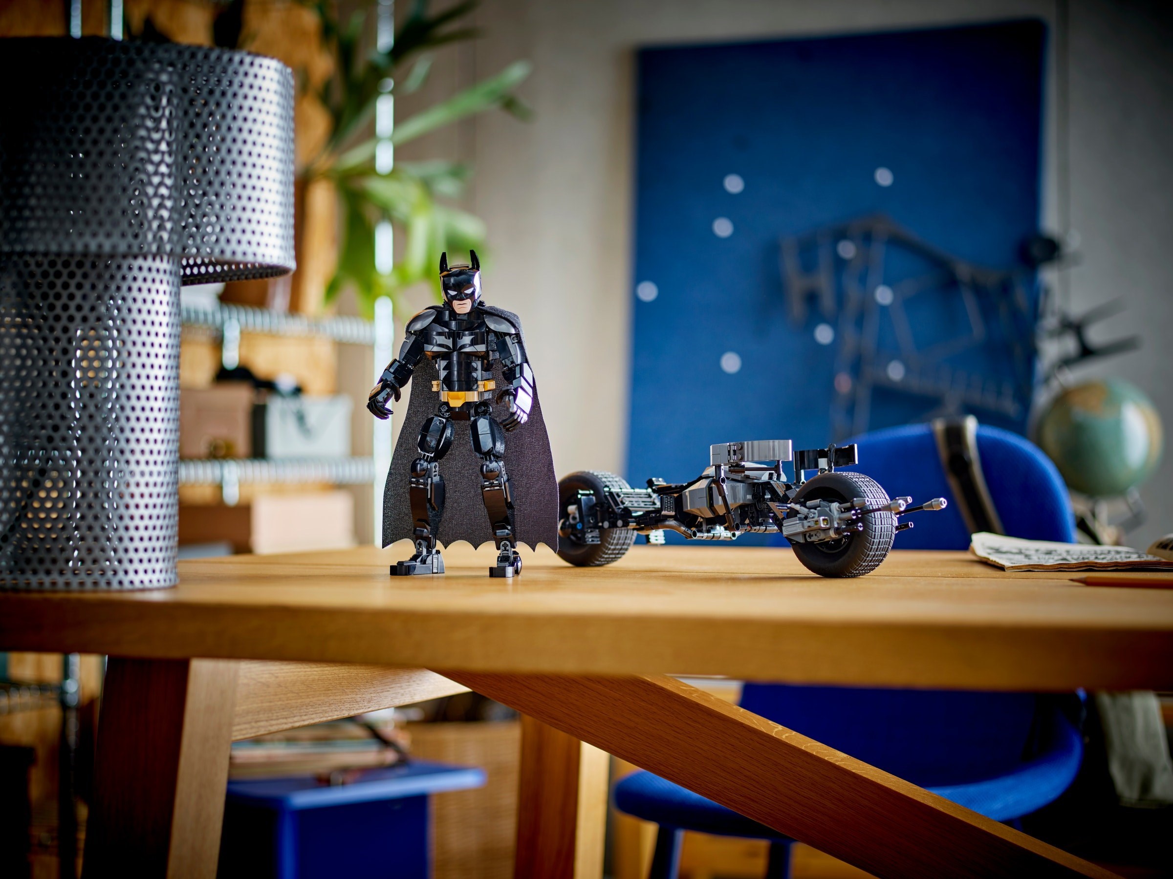 Конструктивна фигура на Батман и моторът Bat-Pod – СУПЕР ГЕРОИ DC КОМИКС