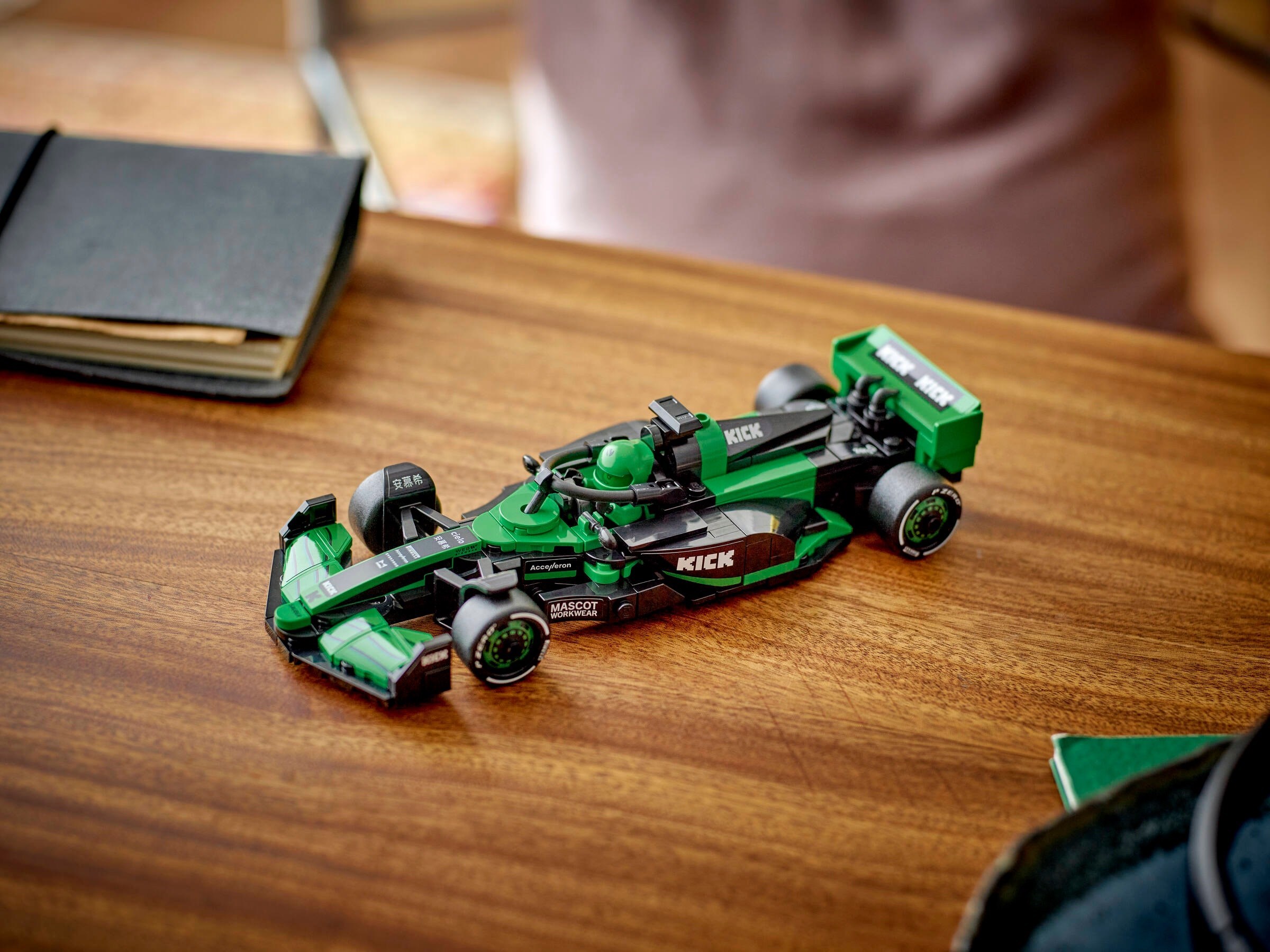 Болид KICK Sauber F1® Team C44 – СКОРОСТНИ ШАМПИОНИ