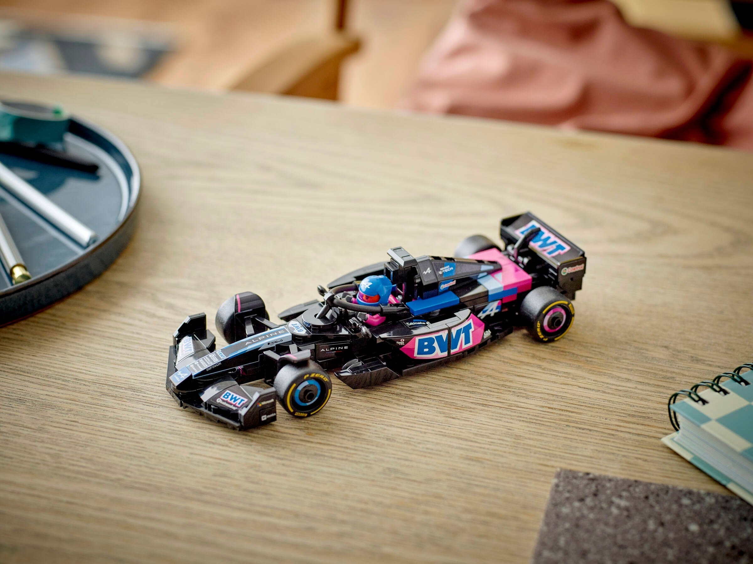 Болид BWT Alpine F1® Team A524 – СКОРОСТНИ ШАМПИОНИ