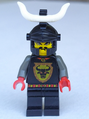 Knights Kingdom I - Cedric the Bull (Robber Chief), Black Dragon Helmet, Horns – ЗАМЪЦИ