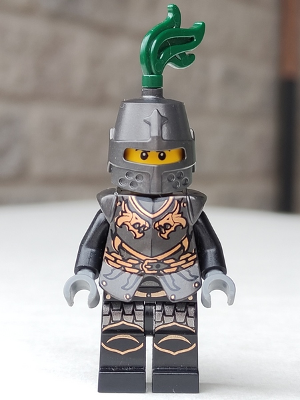 Kingdoms - Dragon Knight Armor with Chain, Helmet Closed, Scowl – ЗАМЪЦИ