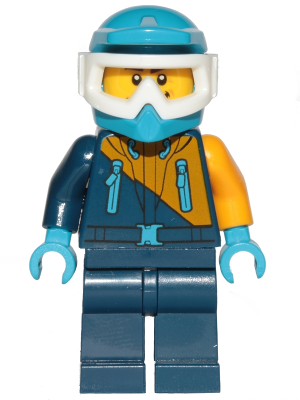 Arctic Snowmobile Driver – ГРАДСКИ