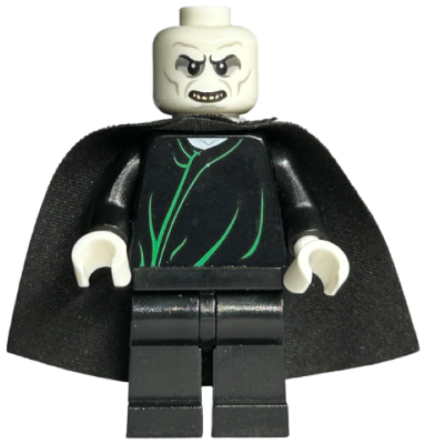 Lord Voldemort - White Head, Black Cape, Green Robe Lines – ДАЙМЕНШЪНС