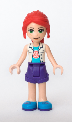 Friends Mia - Dark Purple Shorts, White Top with Paw Print Undershirt – ПРИЯТЕЛИ