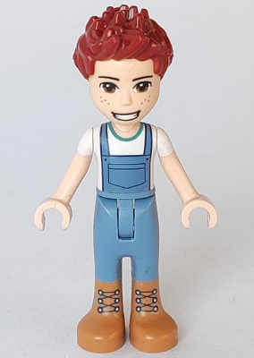 Friends Daniel - Medium Nougat Boots, Sand Blue Overalls, White Top – ПРИЯТЕЛИ