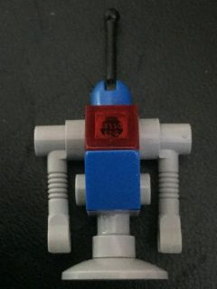 Classic Space Droid - Light Bluish Gray and Blue with Trans-Red Eye (Benny's Droid) – ЛЕГО ФИЛМЪТ