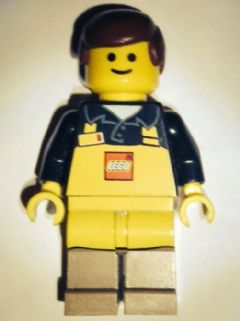 LEGO Employee, Male with Apron – МАРКА ЛЕГО