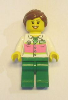Supermarket Female Shop Assistant – ГРАДСКИ